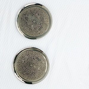 NEW-2PC inticateLy etched peacocks on brass plates